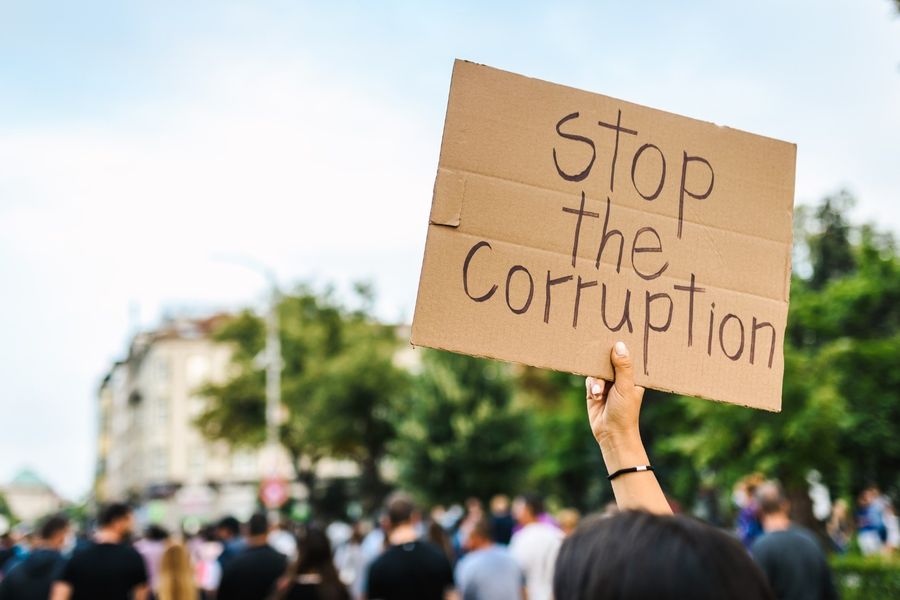 Handcuffs Without Consequences: Why Sri Lanka's Corruption Fight Keeps Missing the Target?