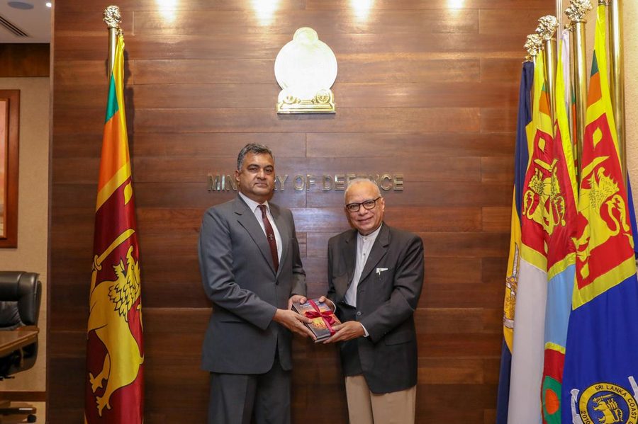 Mahil Dole presenting Security Beyond Enforcement to the Secretary of Defence at the Ministry of Defence